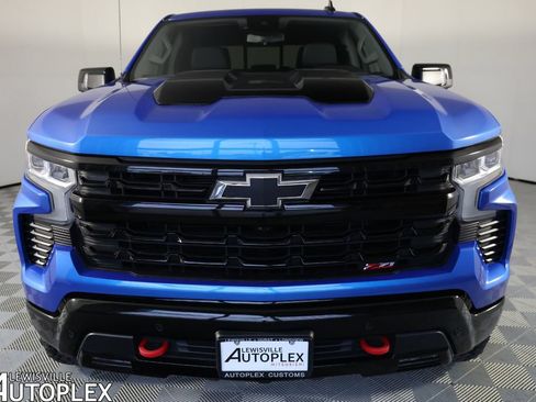 Used 2025 Chevrolet Silverado 1500 LT Trail Boss w/ LT Trail Boss Premium Package AWD/4WD image 2
