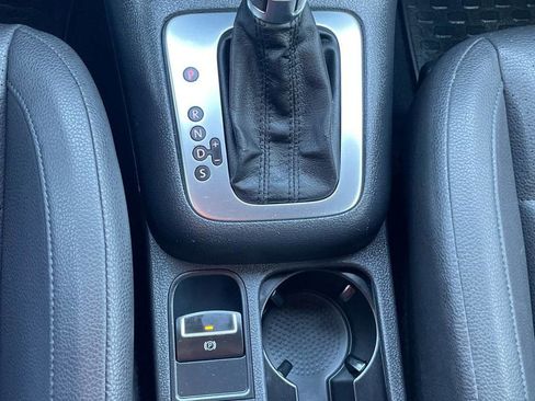 Used 2012 Volkswagen Tiguan SE image 21