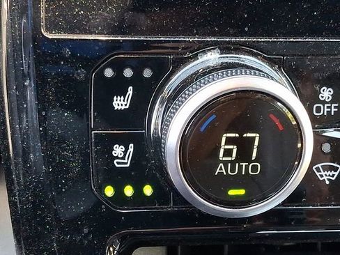 Used 2023 Toyota Highlander Platinum AWD/4WD image 10