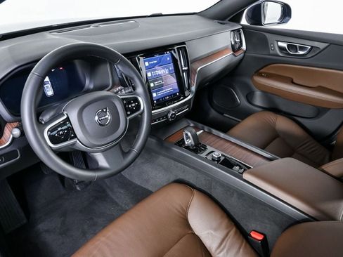 Certified 2025 Volvo V60 B5 Cross Country Plus image 6