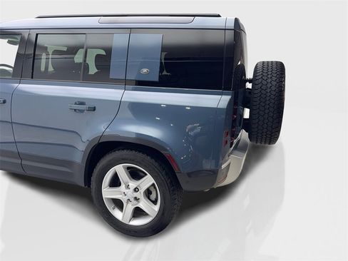 Used 2020 Land Rover Defender 110 SE image 17
