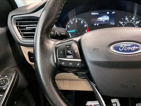 Used 2022 Ford Escape SEL image 19