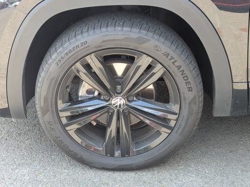 Used 2023 Volkswagen Atlas SEL R-Line AWD/4WD image 3