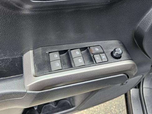 Used 2023 Toyota Tacoma Limited w/ Black Out Package (TMS) AWD/4WD image 17