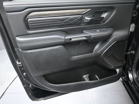 Used 2025 RAM 1500 Limited AWD/4WD image 12