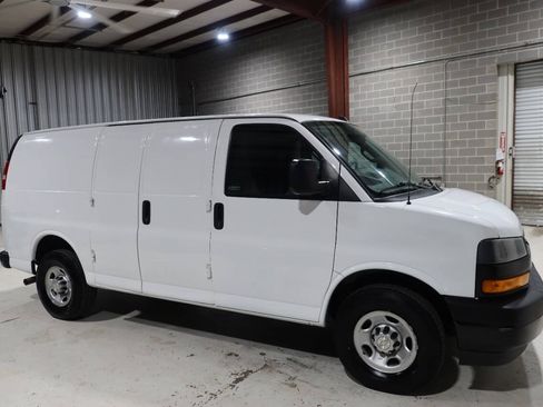 Used 2021 Chevrolet Express 2500 RWD image 7