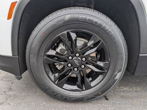 Used 2023 Chevrolet Traverse LT FWD image 28