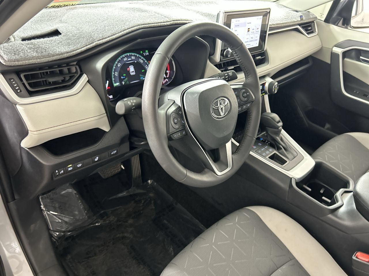 Used 2025 Toyota RAV4 XLE w/ Convenience Package AWD/4WD image 13