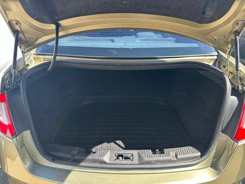 Used 2012 Ford Taurus Limited FWD image 28