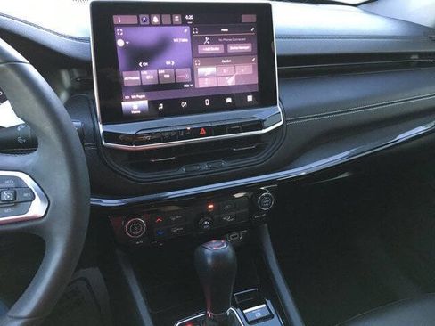 Used 2022 Jeep Compass Latitude image 20