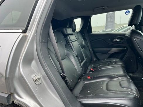 Used 2019 Jeep Cherokee Limited AWD/4WD image 13