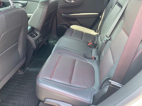 Used 2022 Chevrolet Blazer RS w/ Enhanced Convenience Package FWD image 11