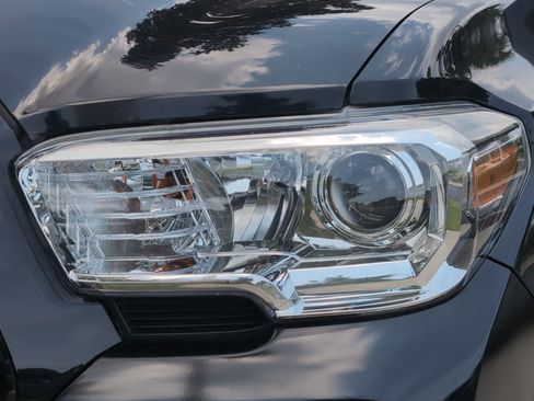 Certified 2022 Toyota Tacoma SR5 RWD image 6