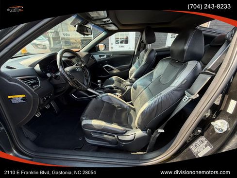 Used 2016 Hyundai Veloster Turbo w/ Option Group 04 FWD image 9