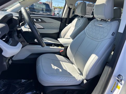 Used 2025 Ford Explorer Platinum w/ Ultimate Package AWD/4WD image 7