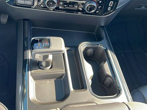 Used 2024 Chevrolet Silverado 1500 ZR2 w/ Technology Package image 31