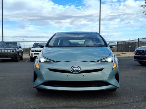 Used 2016 Toyota Prius image 2