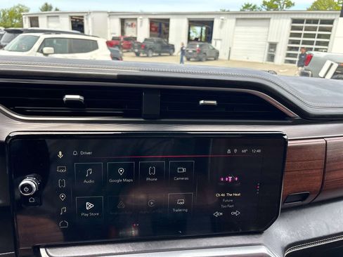 Used 2023 GMC Sierra 1500 Denali Ultimate AWD/4WD image 31