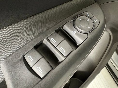 Used 2025 Buick Envista Preferred FWD image 24