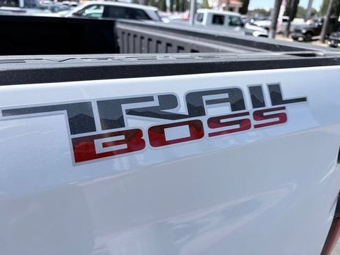 Used 2024 Chevrolet Silverado 1500 LT Trail Boss w/ Convenience Package II AWD/4WD image 24