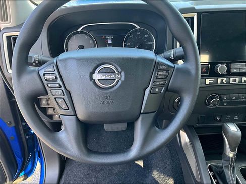 Used 2025 Nissan Frontier SV image 25