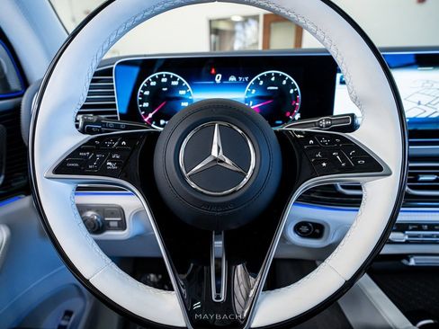 Used 2024 Mercedes-Benz Maybach GLS 600 4MATIC image 44