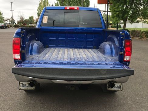 Used 2019 RAM 1500 Classic SLT w/ SLT Plus D←cor Group AWD/4WD image 6