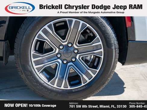 Used 2024 Jeep Wagoneer L Series II w/ Flexible Seating Group image 40