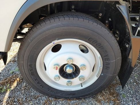 New 2024 Chevrolet Low Cab Forward image 6