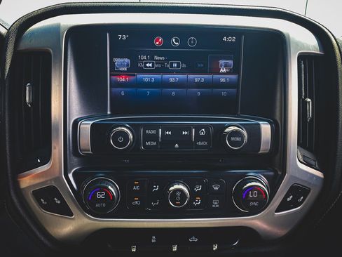 Used 2015 GMC Sierra 1500 SLE w/ SLE Value Package AWD/4WD image 4