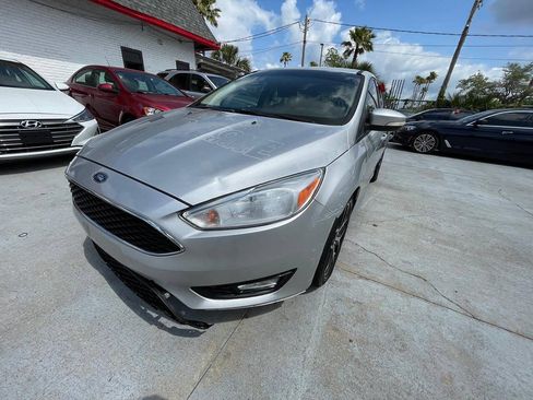 Used 2016 Ford Focus SE w/ SE Sport Package FWD image 15
