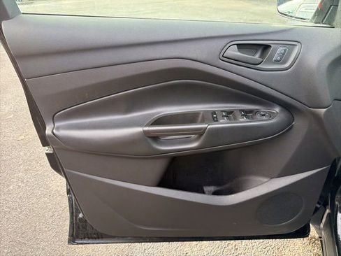 Used 2019 Ford Escape S image 15