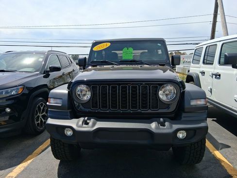 Certified 2024 Jeep Wrangler Sport AWD/4WD image 3