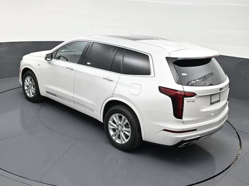 Used 2021 Cadillac XT6 Luxury FWD image 17
