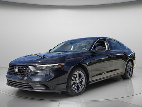 Used 2024 Honda Accord EX image 9