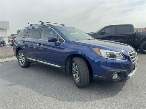 Used 2017 Subaru Outback 2.5i Touring w/ Popular Package #5A AWD/4WD image 2