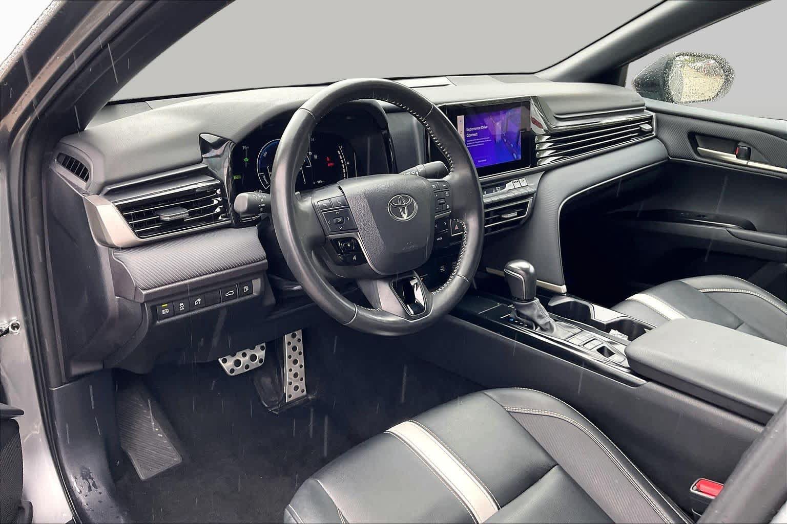 Used 2025 Toyota Camry SE w/ Convenience Package AWD/4WD image 17