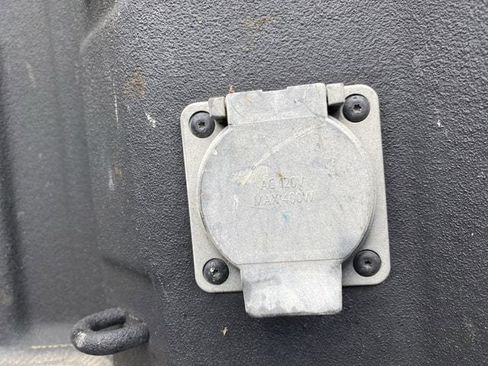 Used 2022 Chevrolet Silverado 1500 High Country w/ Technology Package image 20