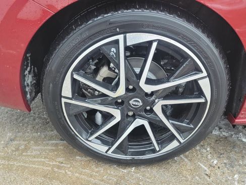 Used 2024 Nissan Sentra SR w/ SR Premium Package FWD image 10