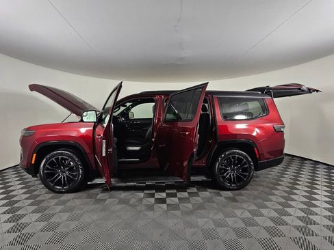 New 2026 Jeep Grand Wagoneer Summit image 17