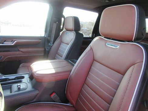 New 2026 GMC Sierra 2500 Denali Ultimate AWD/4WD image 13