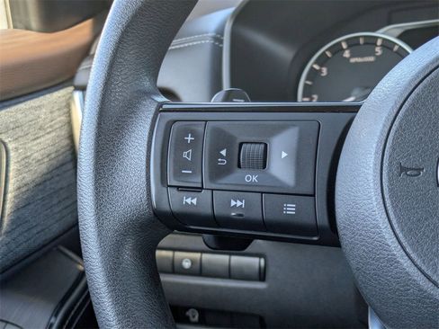 Certified 2023 Nissan Rogue SV image 18