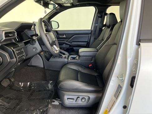 Used 2026 Toyota 4Runner Limited AWD/4WD image 12