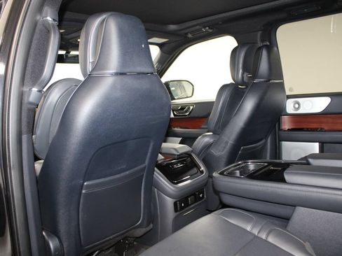Used 2022 Lincoln Navigator Reserve AWD/4WD image 27