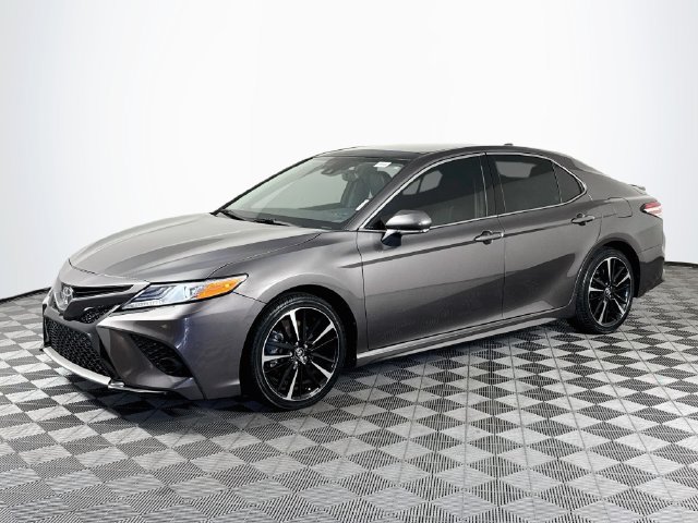 Used 2020 Toyota Camry XSE FWD image 4