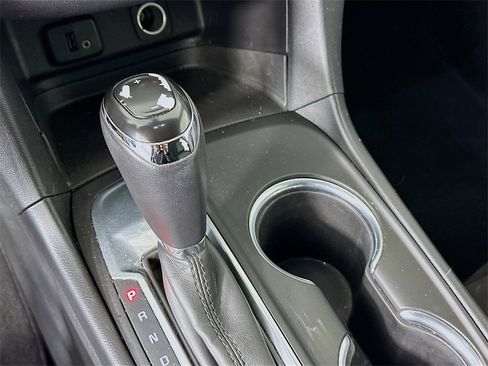 Used 2018 Chevrolet Equinox LT image 16