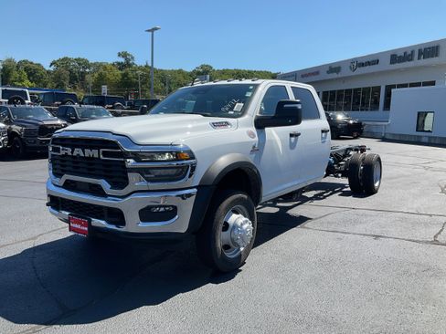 New 2025 RAM 5500 Tradesman image 3