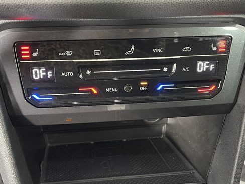 Used 2024 Volkswagen Tiguan SE FWD image 22