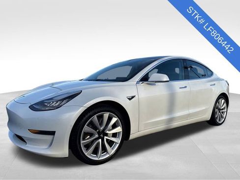 Used 2020 Tesla Model 3 Standard Range Plus image 3