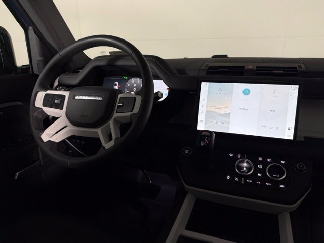 Certified 2025 Land Rover Defender 110 S AWD/4WD image 17